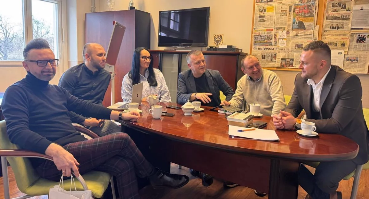 O obwodnicy do S5, kolejach, drogach i ścieżkach rowerowych mówi wicemarszałek województwa dolnośląskiego