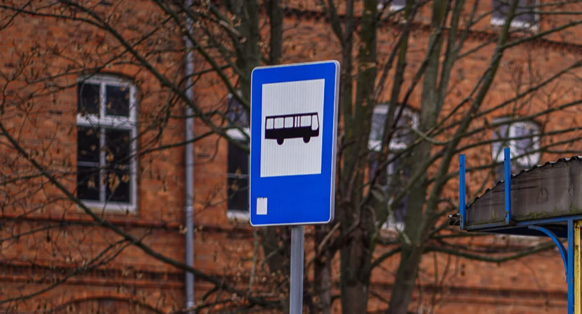 Gminne autobusy kursują. Zmianie uległy ulgi za bilety. Sprawdź rozkład jazdy