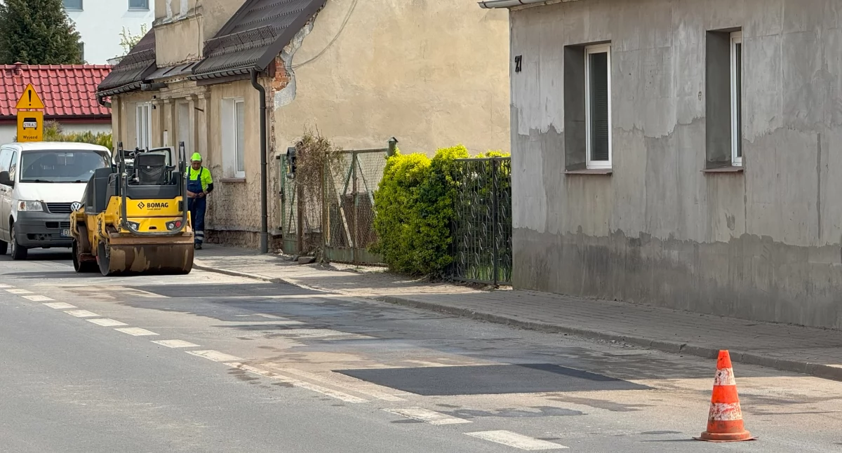 Remonty cząstkowe dróg gminnych w Brzegu Dolnym – ruszyły prace naprawcze