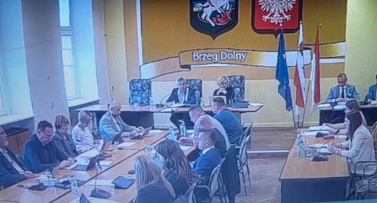 Nieudana próba odwołania przewodniczącego. Mirosław Dawidowicz pozostaje na stanowisku