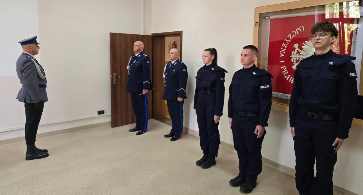 Nowi policjanci ślubowali w Komendzie Powiatowej Policji w Wołowie – będą strzec bezpieczeństwa mieszkańców powiatu wołowskiego