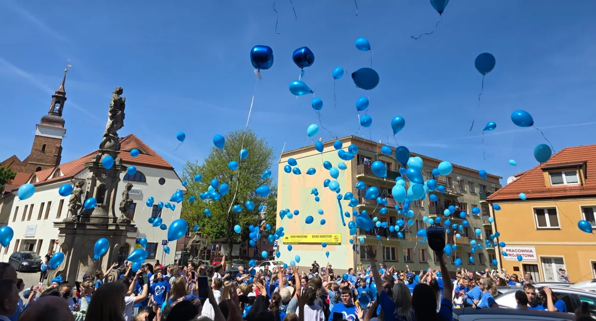 Tydzień Świadomości Autyzmu w Wołowie – wspólny marsz solidarności i zrozumienia