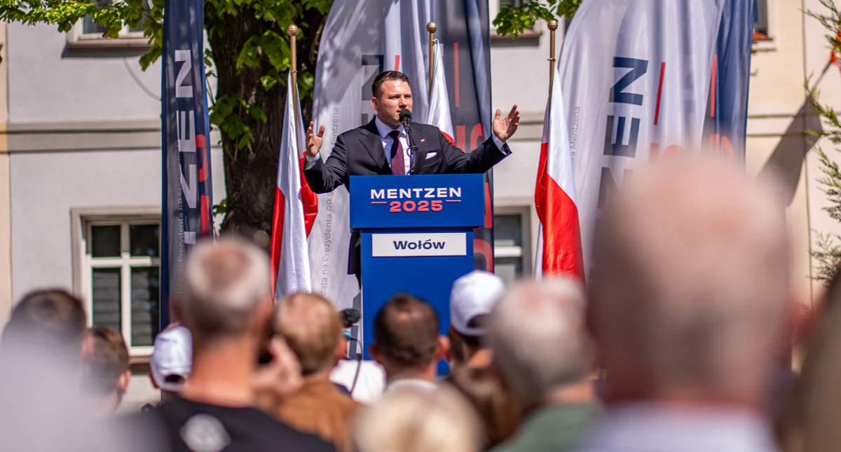 Sławomir Mentzen w Wołowie – tłumy mieszkańców na rynku i mocne hasła kandydata na prezydenta