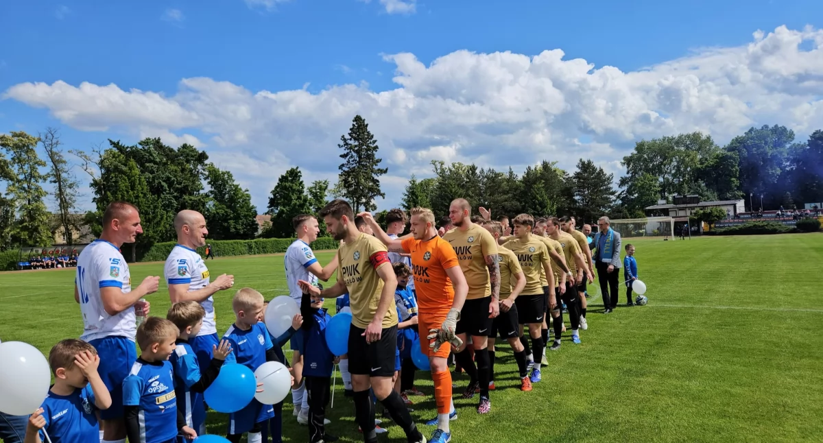 Derby powiatu! Trwa piłkarski pojedynek KS Rokita Brzeg Dolny kontra MKP Wołów