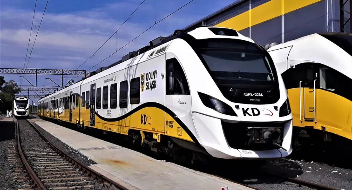 Wakacyjny rozkład jazdy – wracają pociągi do Świnoujścia. Nocny Super Sprinter i połączenia do Karpacza!