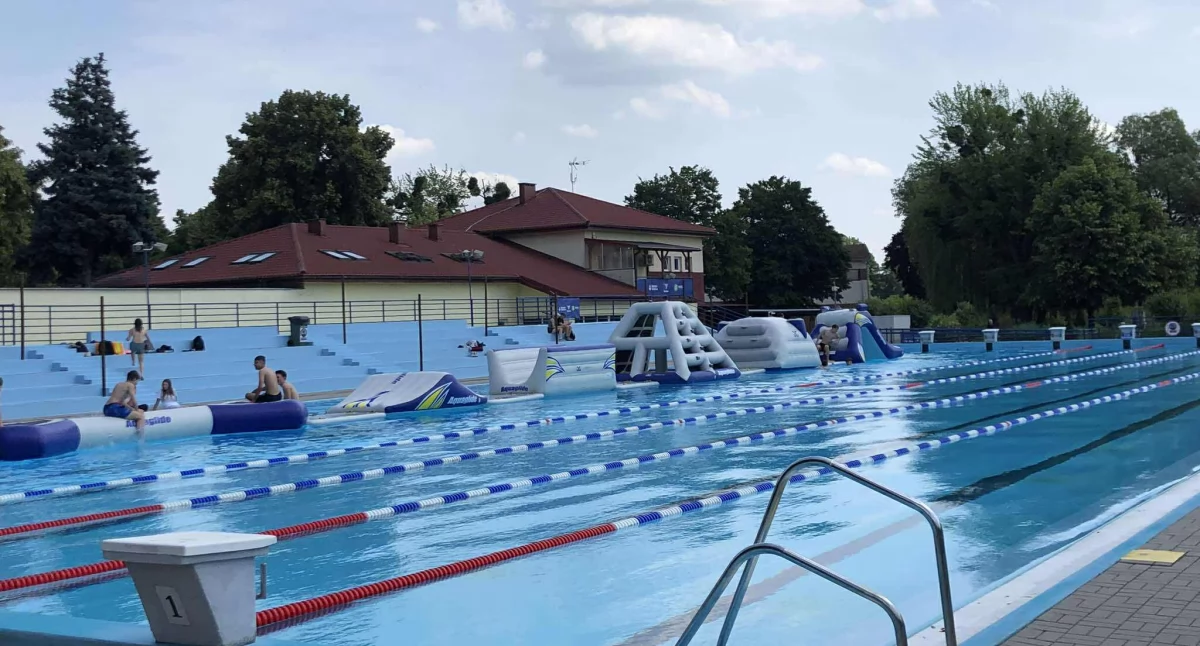 Wielkie otwarcie basenu miejskiego w Wołowie – start sezonu już dziś!