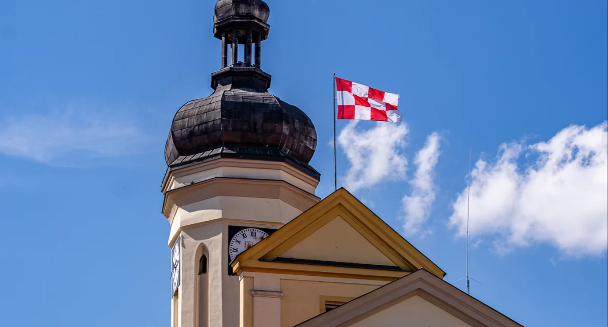 Sportowe poranki na wołowskim rynku – zapraszamy dzieci na letnie turnieje!