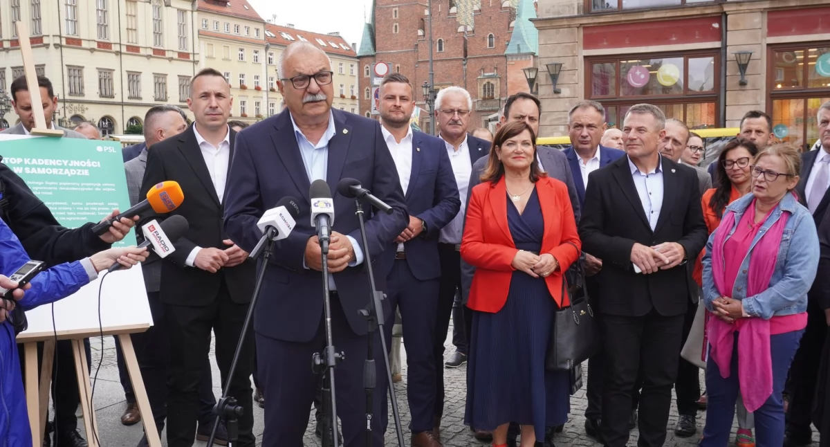 Samorządowcy protestują przeciwko dwukadencyjności