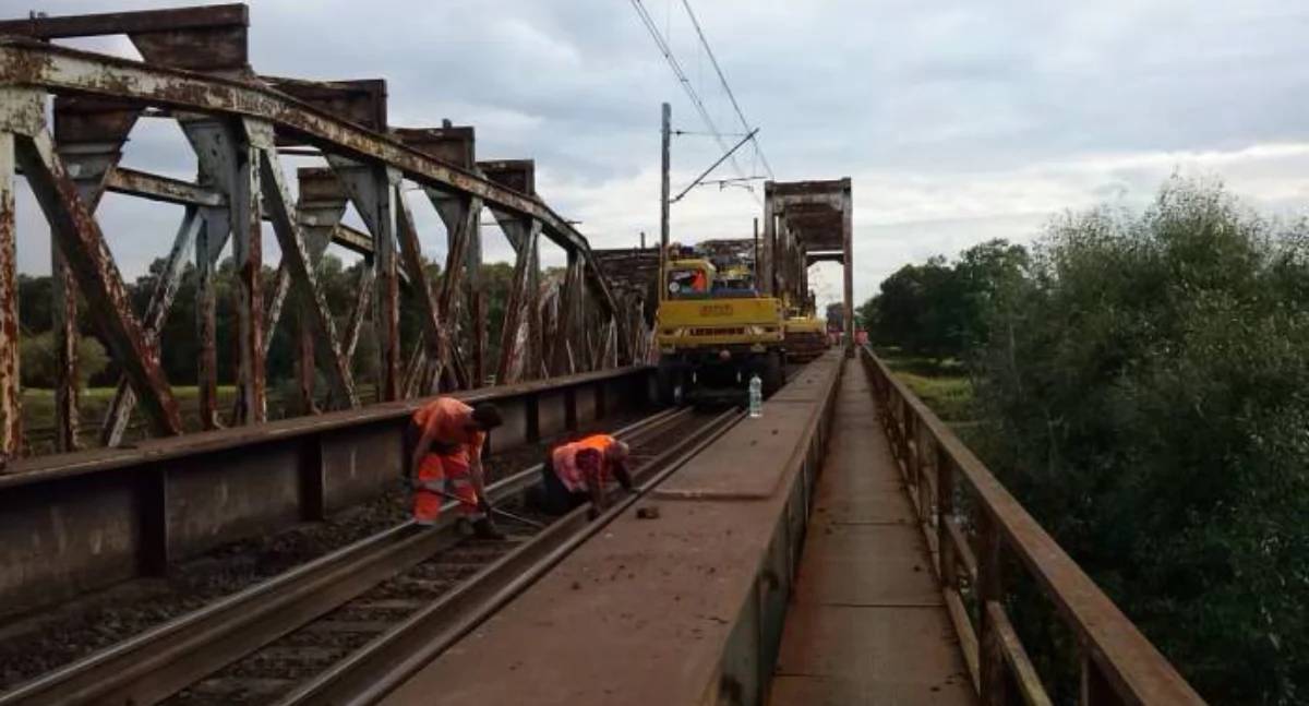 Pociągi pojadą szybciej z Wrocławia w stronę Wołowa, Zielonej Góry i Szczecina. Kluczowy most w Brzegu Dolnym coraz bliżej remontu!