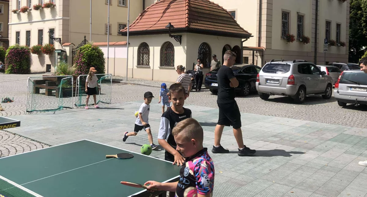 Dziś na rynku w Wołowie odbyły się sportowe zawody dla mieszkańców