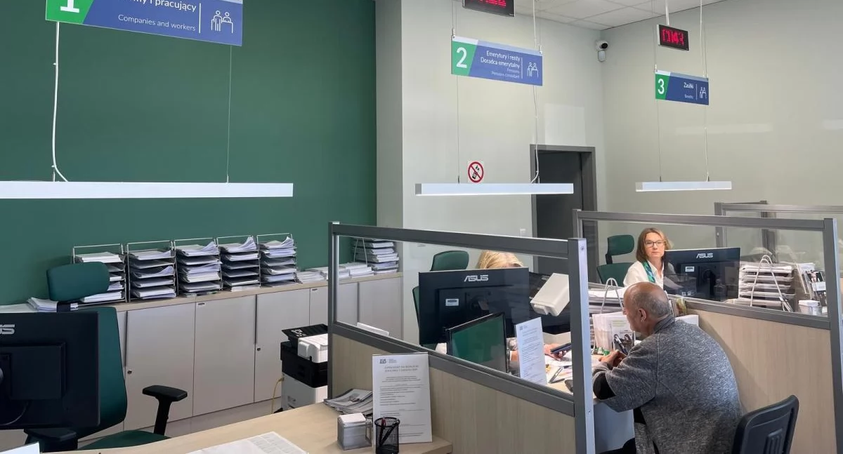Spóźnialscy nie dostaną pieniędzy za czerwiec