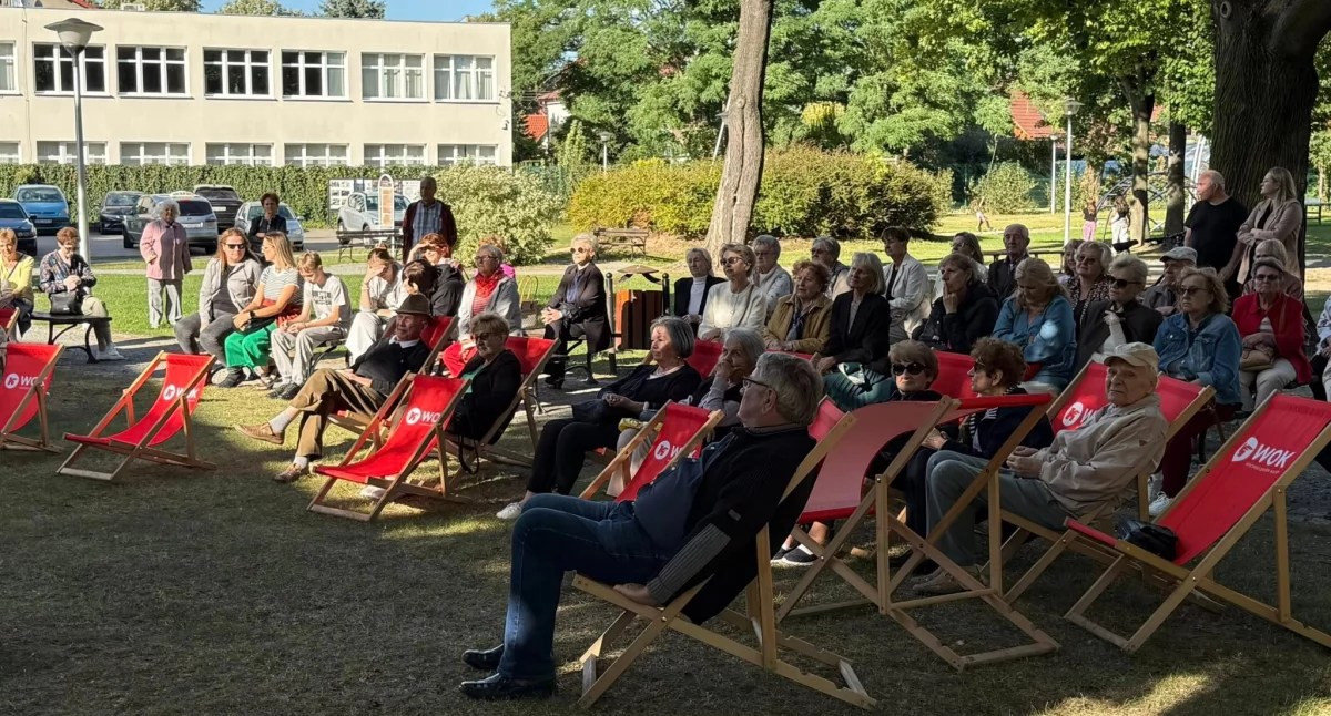 Magiczne popołudnie w parku z poezją i muzyką