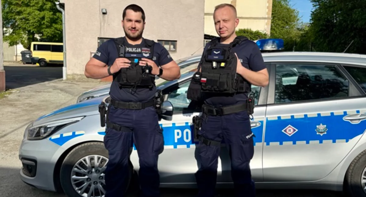 Zamknięte drzwi i walka o życie. Mężczyzna potrzebował natychmiastowej pomocy