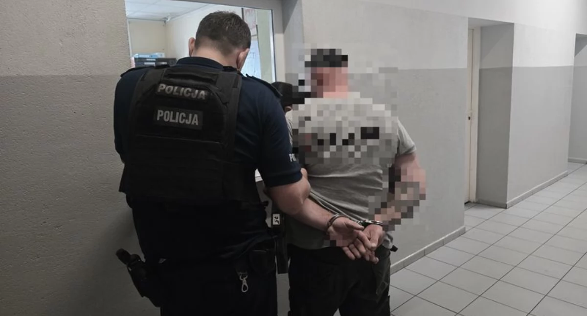 Pijany kierowca jechał pod prąd. Uszkodził zaparkowany samochód