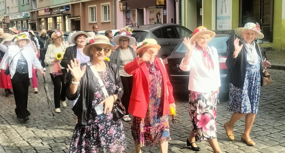Parada Kapeluszy i Olimpiada „Otwarci na Wszystko” – zdrowie i integracja