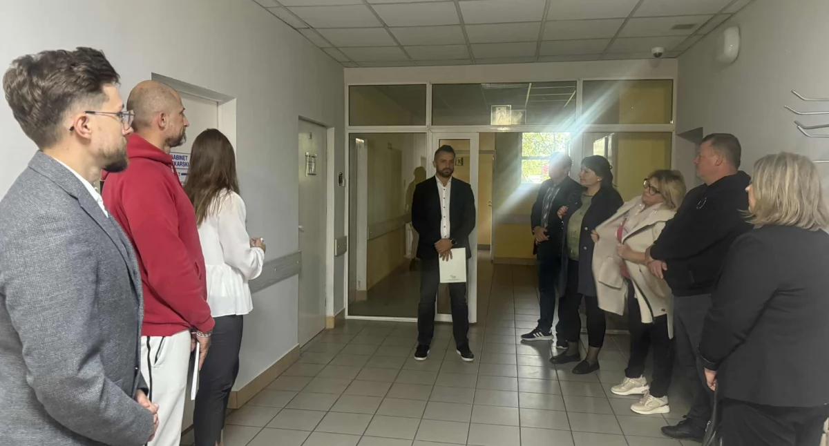 Radni na komisji wyjazdowej w Przychodni. Jak będzie działać nowe laboratorium?
