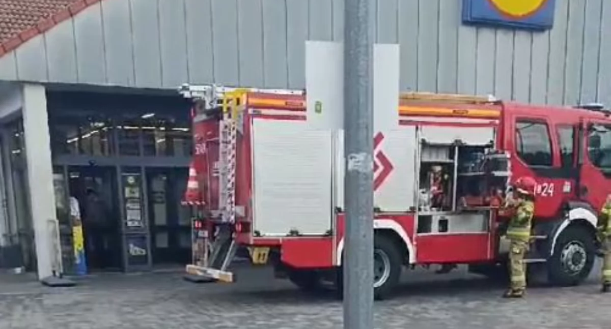 Interwencja straży pożarnej przy ul. Ludowej w Wołowie
