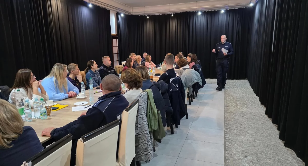 Policja i pomoc społeczna ramię w ramię przeciw przemocy