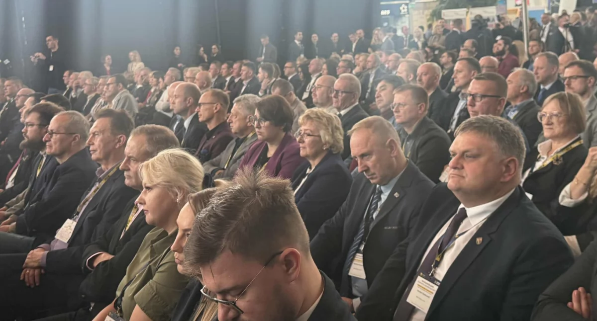 Dolnośląski Kongres Samorządowy na wrocławskim lotnisku. Obronna strategia państwa, miliardowe inwestycje i silny głos samorządów. Obecni samorządowcy z powiatu wołowskiego