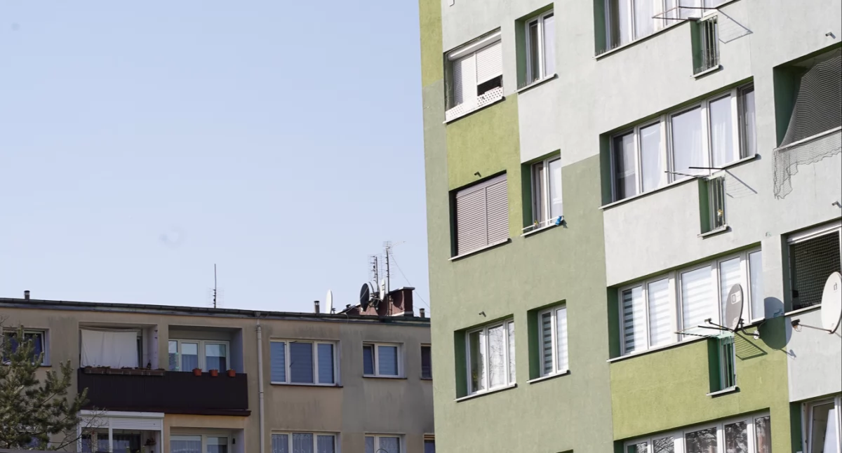 Awaria ciepłociągu na Osiedlu Fabrycznym w Brzegu Dolnym