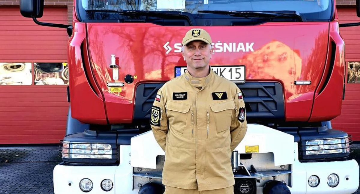Na drodze zauważył dachowanie samochodu i bez wahania ruszył na ratunek