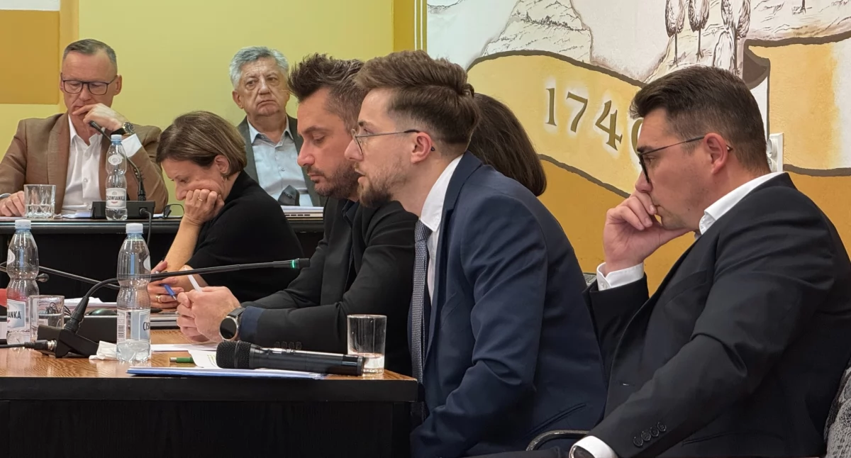 Nasza służba zdrowia: więcej łóżek, nowe badania, remonty i stabilna diagnostyka. Kluczowe informacje zdrowotne z sesji Rady Miejskiej