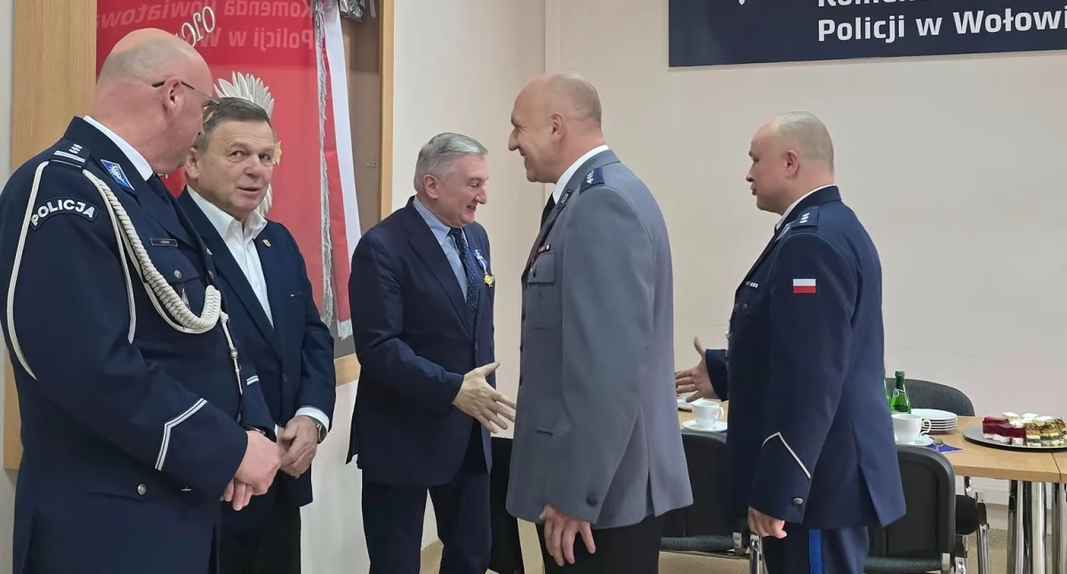 Prokurator Bogdan Myrna uhonorowany krzyżem z okazji 35-lecia NSZZ Policjantów
