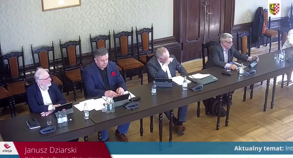 Podwyżka dla starosty wywołała burzę. Opozycja wykorzystała pieniądze do personalnego ataku