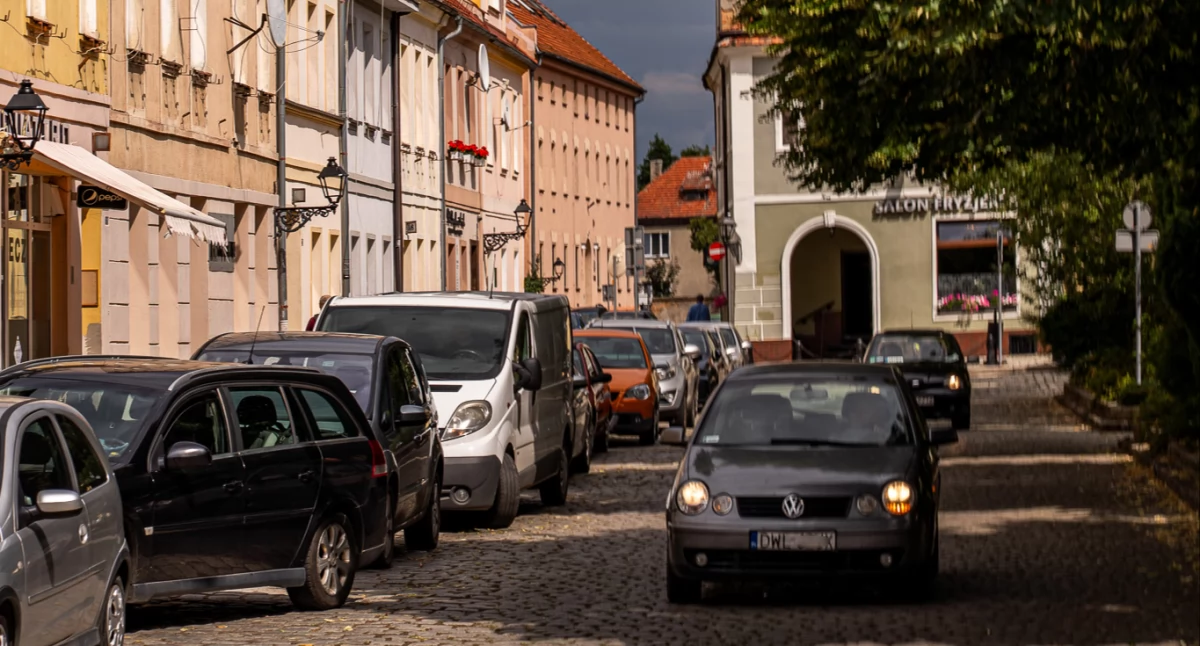 W Wołowie pojawi się strefa płatnego parkowania? Gmina zapowiada wprowadzenie parkometrów