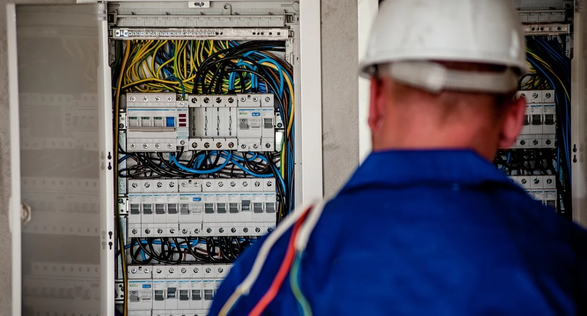 Planowane wyłączenia prądu w powiecie wołowskim. Tauron zapowiada przerwy w dostawie energii od 10 do 12 grudnia w kilku miejscach