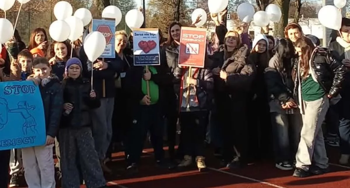 Wołów: Happening „Biała Wstążka” ponownie zjednoczył mieszkańców w walce z przemocą