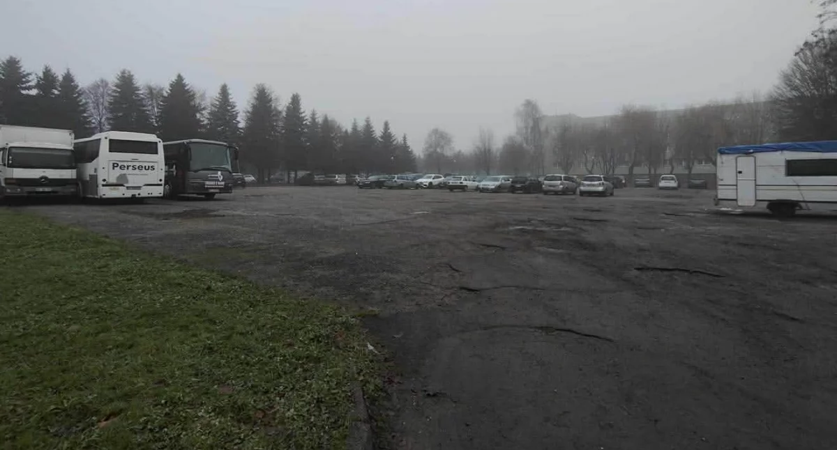 Radna pyta o parking przy ul. Wilczej, burmistrz przedstawia oficjalnie swoje stanowisko