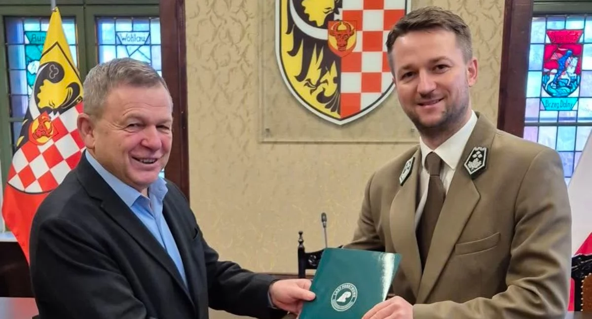 Leśnicy dołożą do przebudowy drogi Wołów – Gródek. Podpisano umowę na 300 tys. zł