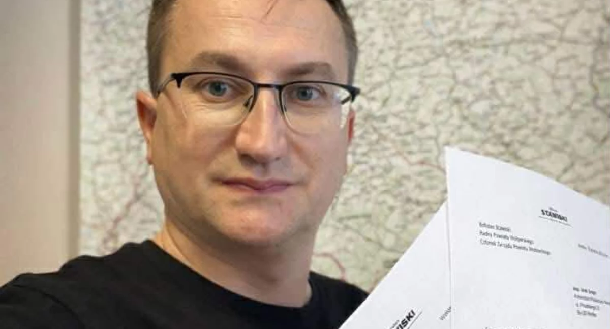 Alkohol na deptaku i dworcu PKP. Radni alarmują, burmistrz apeluje o reakcję policji