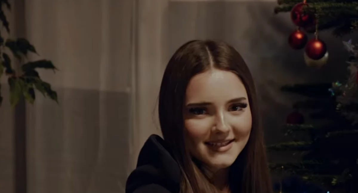 Zuzia z Brzegu Dolnego w świątecznym muzycznym projekcie. „Świąteczna Ballada” trafia do słuchaczy