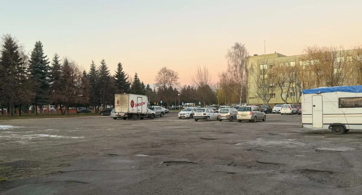 Jedni zbierają podpisy, inni mówią „to teren wspólny”. Spór o działkę przy ul. Wilczej
