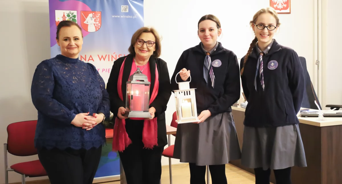 Światełko Betlejemskie w Urzędzie Gminy Wińsko 