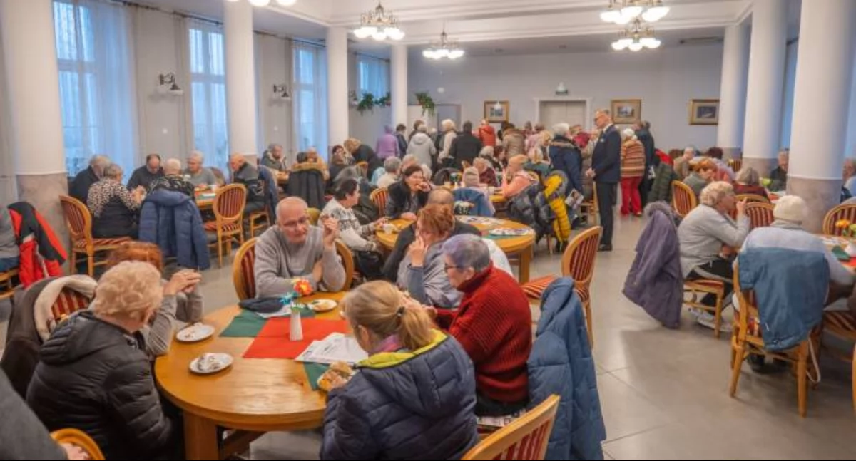Seniorzy w Brzegu Dolnym z Ogólnopolską Kartą Seniora – już 600 odbiorców!