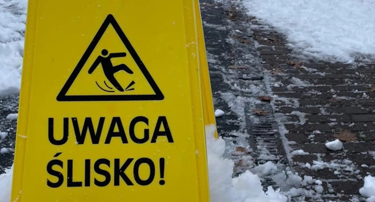 Ślisko na drogach i chodnikach. Policja i IMGW ostrzegają mieszkańców powiatu wołowskiego