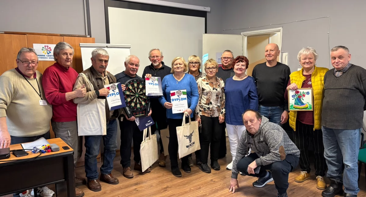 Seniorzy rywalizowali w turnieju gry w rzutki