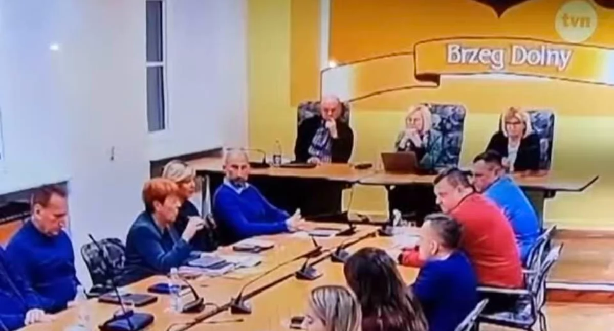 Radna wskazuje, komu płacić. TVN pokazuje fakty