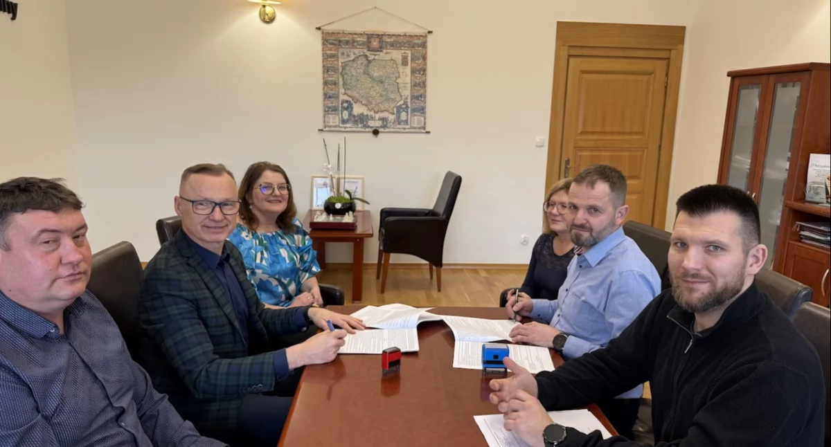 Powstanie bezpieczne przejście dla pieszych w Bukowicach. Podpisano ważną umowę