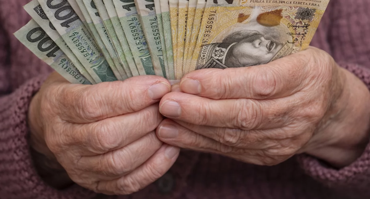 Oszustwo „Na policjanta” zadziałało. Seniorka z powiatu wołowskiego straciła blisko 65 tys. zł