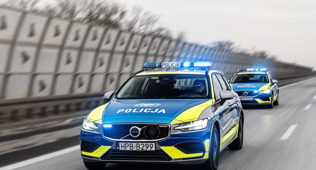 Policja z nowymi radiowozami. Do służby trafiło 60 nowoczesnych Volvo V60