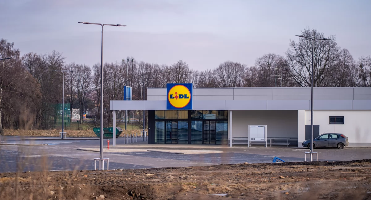 Wołów: Nowy Lidl już stoi. Co z otwarciem i obiecaną galerią? [ZDJĘCIA]