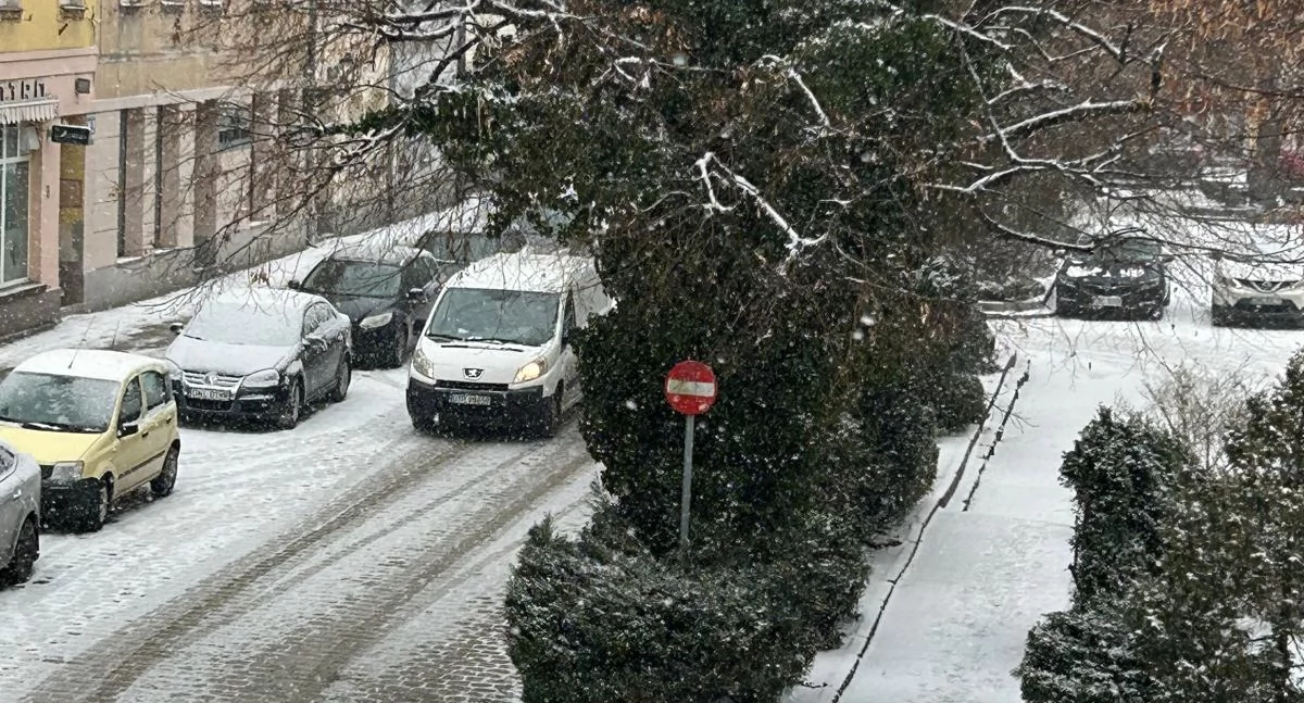 Uwaga na drogach powiatu! Policja apeluje o rozsądek, a IMGW zapowiada oblodzenia