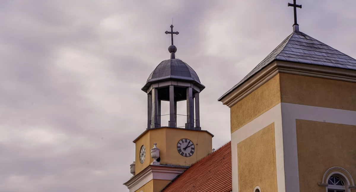 8 proc. podatku na Kościół? Petycja trafiła do Senatu. Czy mieszkańcy naszego powiatu będą płacić?