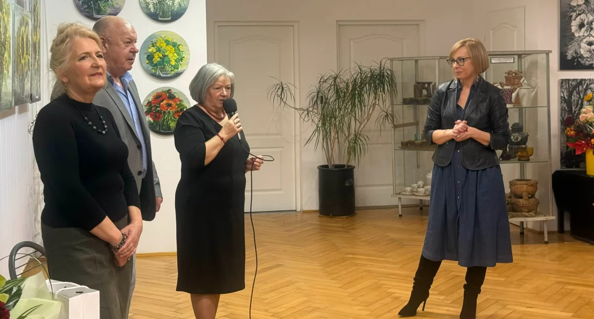 Ćwierć wieku z pasją. Jubileusz Urszuli Musiała-Białowąs zgromadził pełną galerię w Brzegu Dolnym