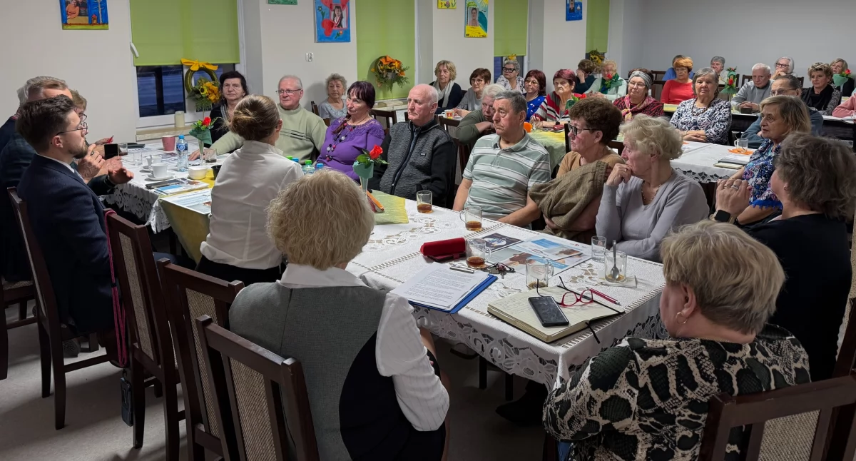 Seniorzy rozmawiali o ochronie zdrowia. Spotkanie z przedstawicielami PCM w Brzegu Dolnym