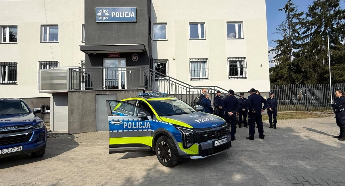 Nowy radiowóz dla policji w Brzegu Dolnym. To inwestycja w bezpieczeństwo mieszkańców